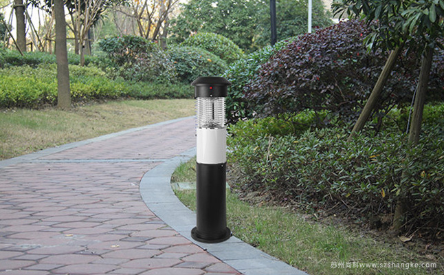小區物業(yè)安裝戶(hù)外滅蚊燈效果