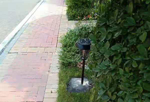 湖南常德保利中央公園太陽(yáng)能小區滅蚊燈案例